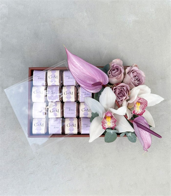 Lila Grand Deluxe İsme Özel 32Li Çikolata Tepsisi