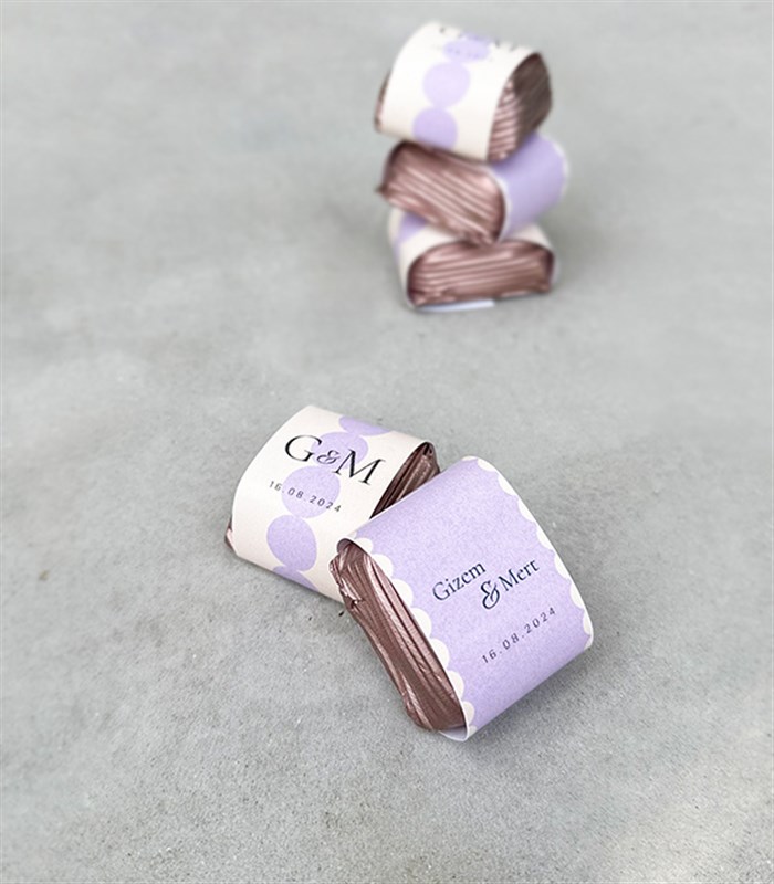 Lila Grand Deluxe İsme Özel 32Li Çikolata Tepsisi