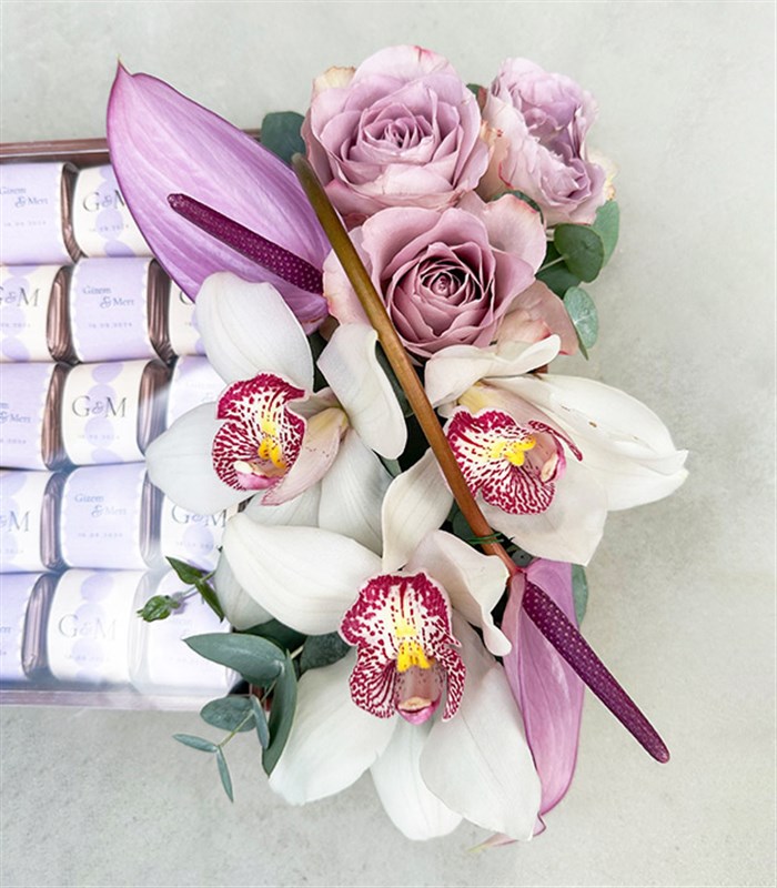 Lila Grand Deluxe İsme Özel 32Li Çikolata Tepsisi