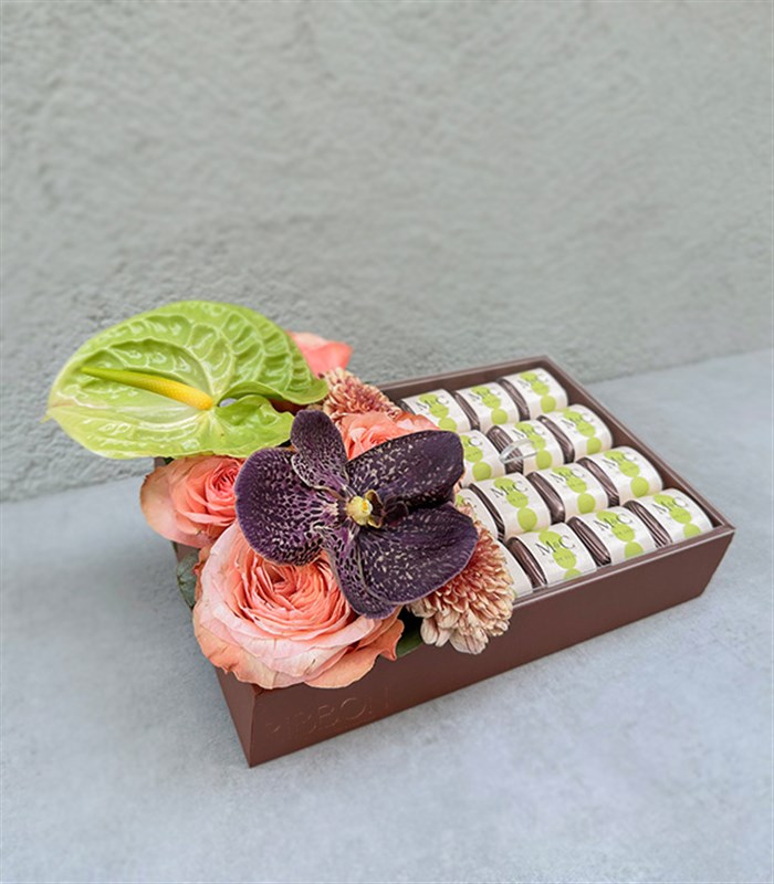 Somon Grand Deluxe İsme Özel 32Li Çikolata Tepsisi