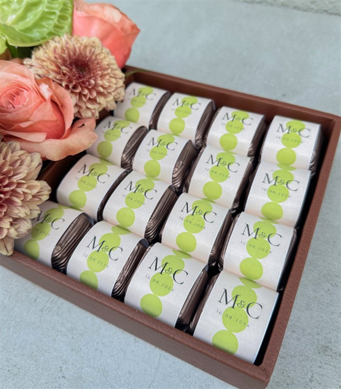 Somon Grand Deluxe İsme Özel 32Li Çikolata Tepsisi