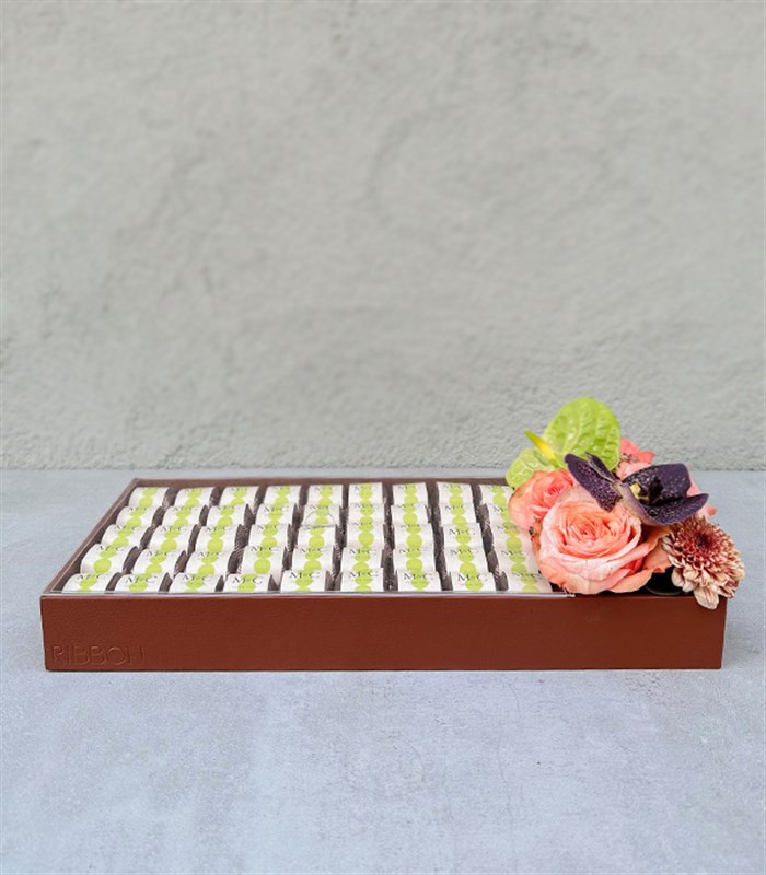 Somon Grand Deluxe İsme Özel 32Li Çikolata Tepsisi