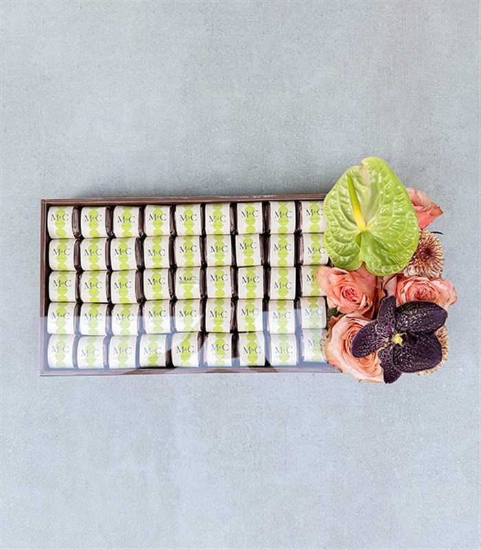 Somon Grand Deluxe İsme Özel 32Li Çikolata Tepsisi