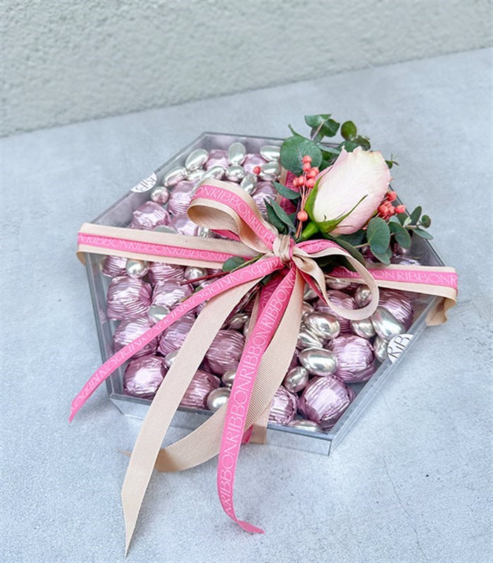 Pembe Luxe Yıldız Altıgen Ayna Çikolata Tepsisi