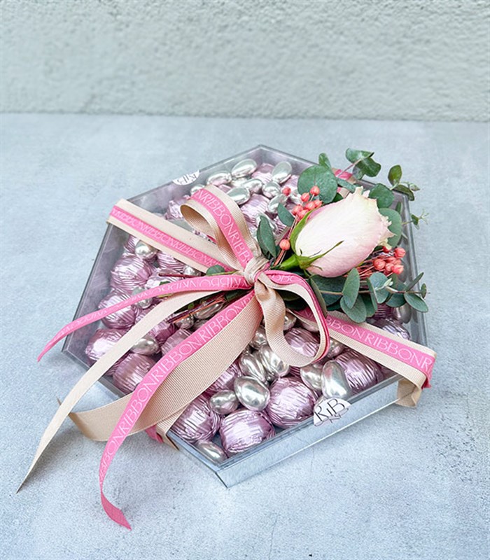 Pembe Luxe Yıldız Altıgen Ayna Çikolata Tepsisi