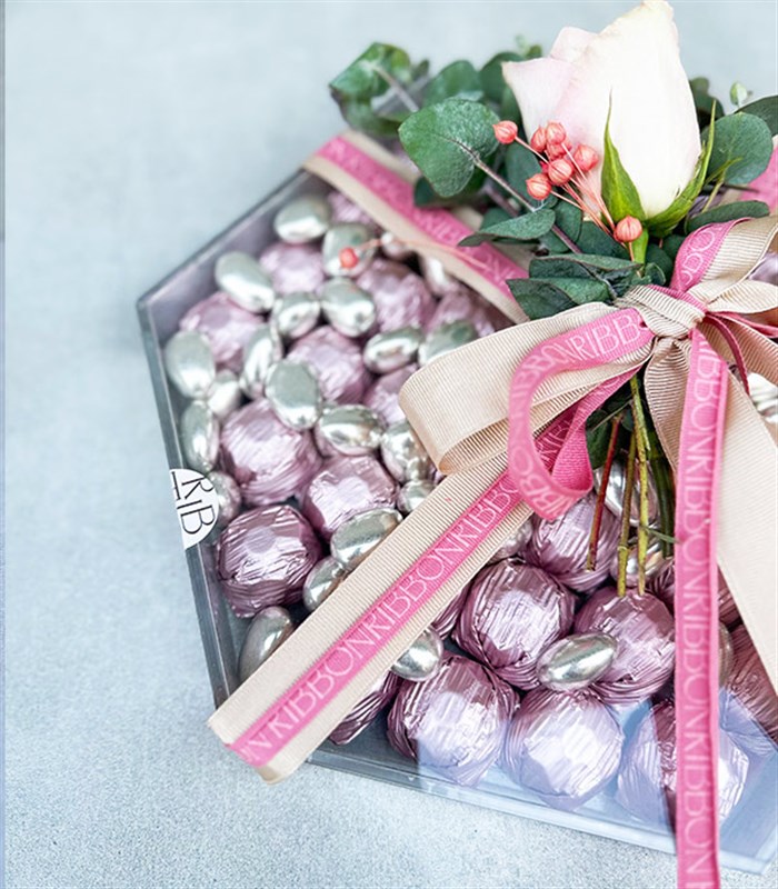 Pembe Deluxe Yıldız Altıgen Ayna Çikolata Tepsisi