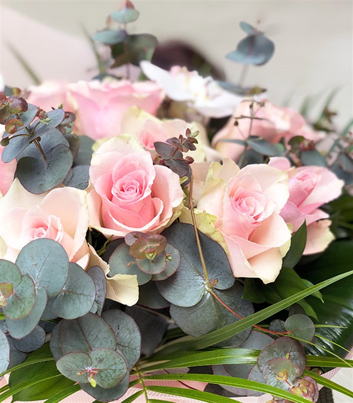 Claire Pembe Gül Buketi