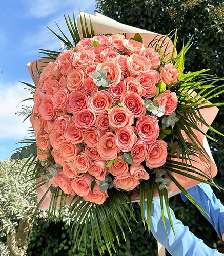 Grand Deluxe Koyu Pembe 70 Gül Buketi