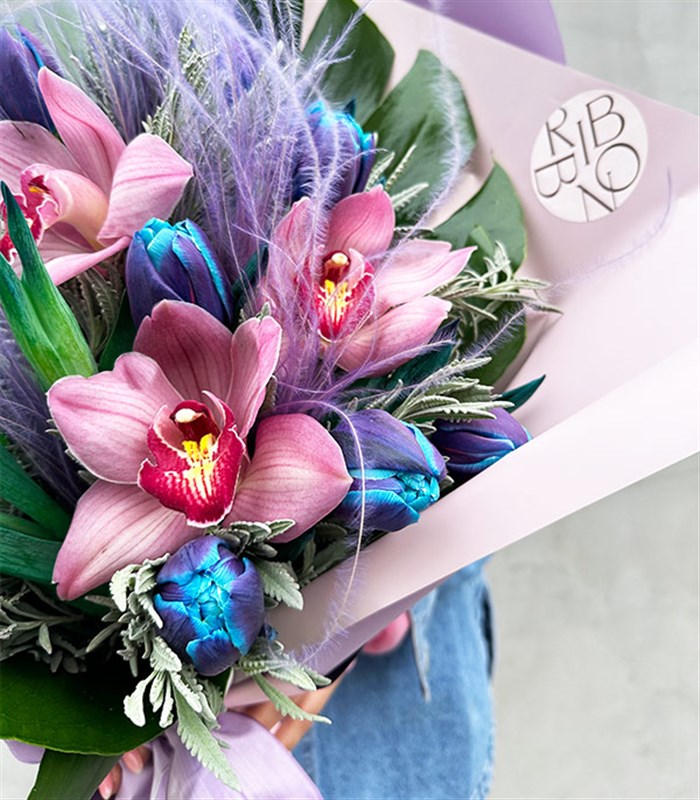 Aquarius Cymbidium Orkide Galaksi Laleler Buketi
