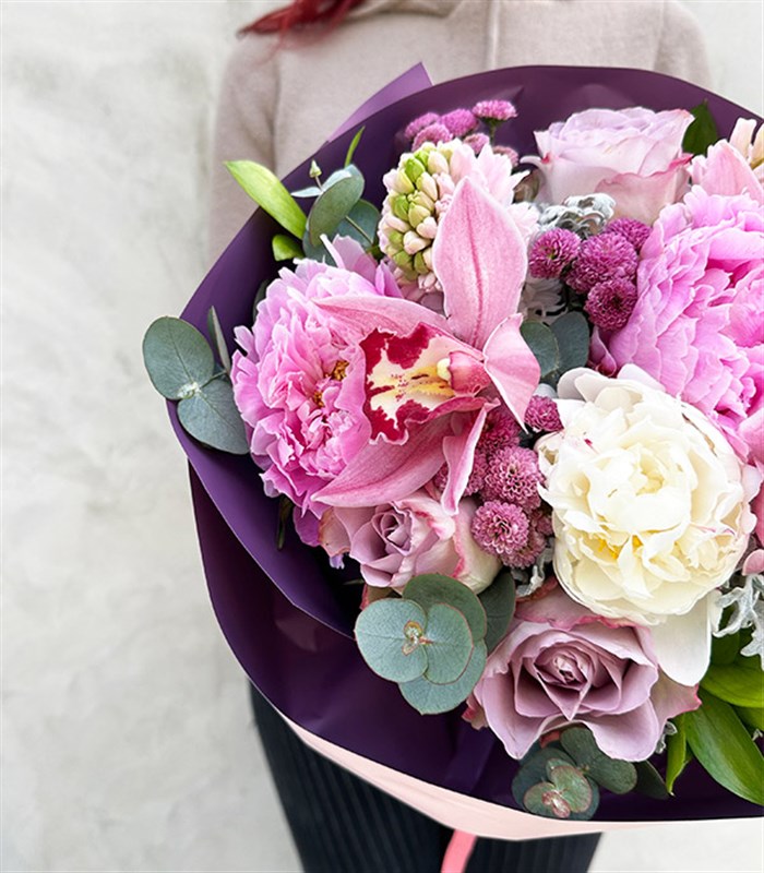 Emilia Lila Gül Sümbül Beyaz Pembe Şakayık Buketi