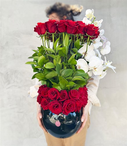 Naomi Grand Deluxe Panoramic Red Roses Valentines Day Arrangement