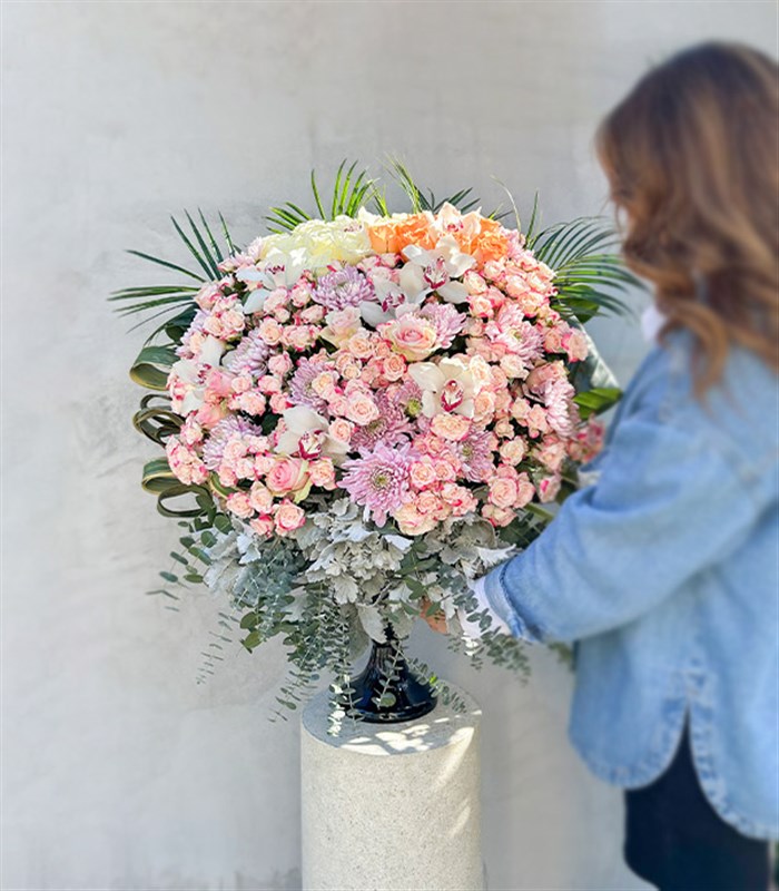 Royal Deluxe Beyaz Somon Gül Vazo Aranjman