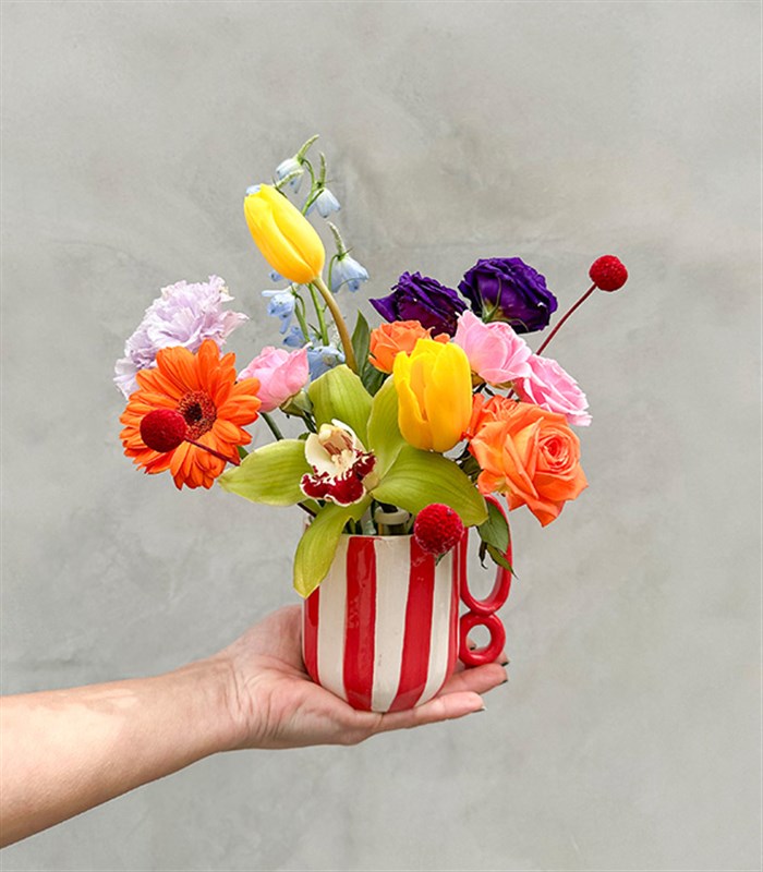 Flower Break Kırmızı El İşi Seramik Kupada Rengarenk Mini Aranjman