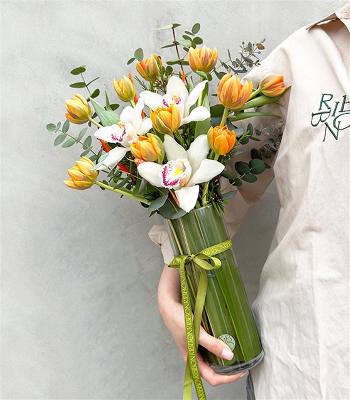 Archer Okaliptüs Turuncu Lale Vazo Aranjman