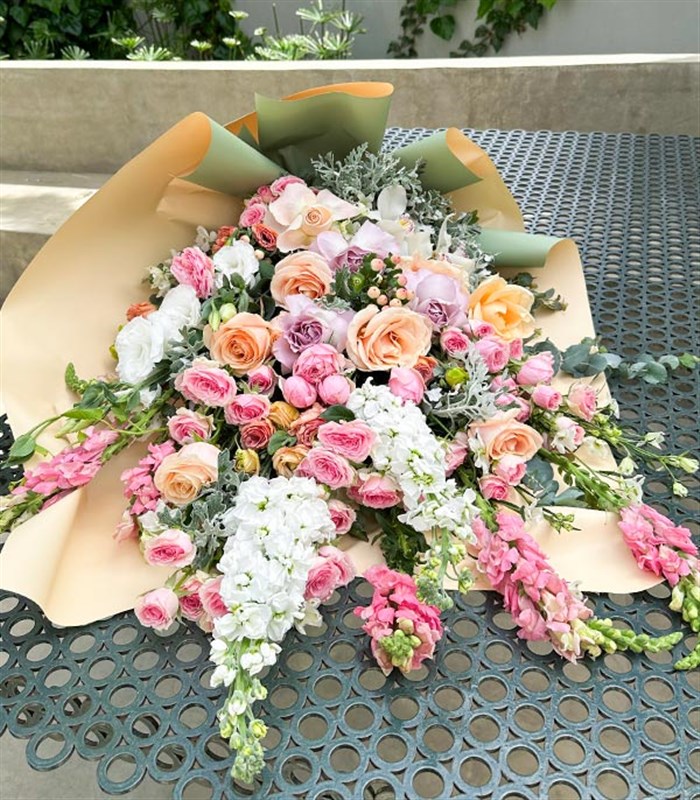 Grand Deluxe Pembe Beyaz Lila İsteme Söz Nişan Buketi