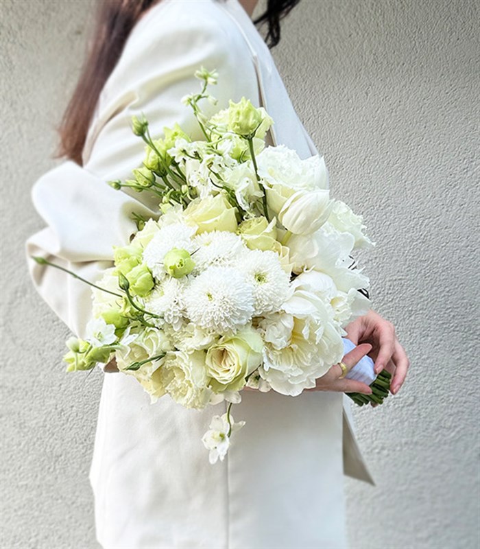 Kimberly Beyaz Şakayık Gül Anastasya Gelin Buketi