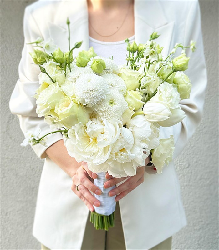 Kimberly Beyaz Şakayık Gül Anastasya Gelin Buketi