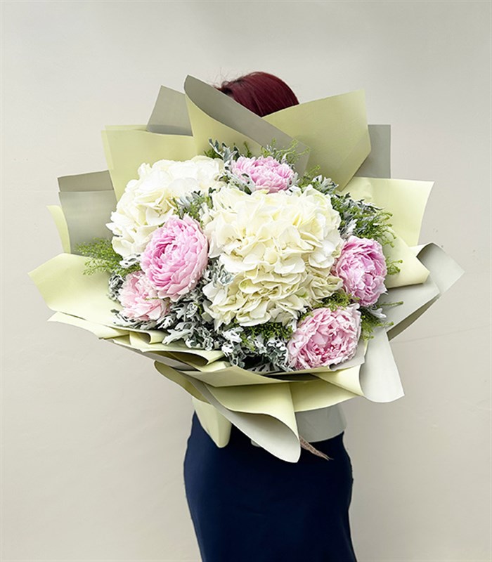 Ballet Deluxe Beyaz Ortanca Pembe Şakayık Buketi