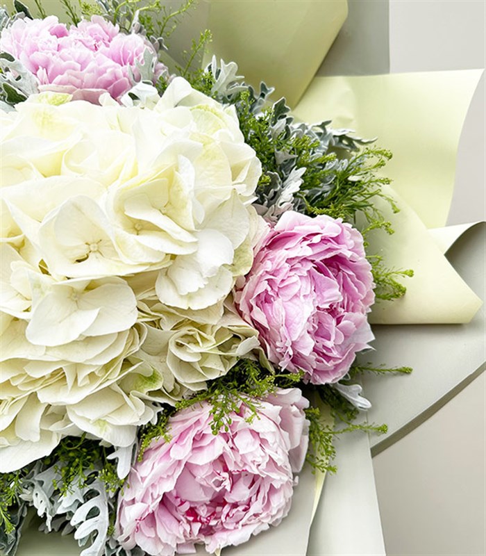 Ballet Deluxe Beyaz Ortanca Pembe Şakayık Buketi