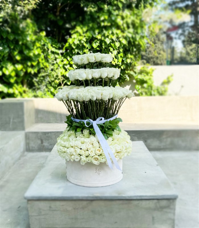 Bianco 401 Gül 4 Katlı Empire Deluxe Kutu Aranjman