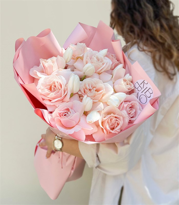 Summer Romance Deluxe Pembe Gül Beyaz Lale Buketi