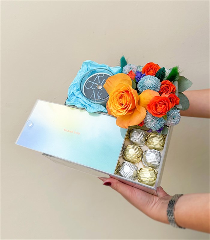 Thank You Turuncu Mavi Çiçekler Mum Çikolata Hediye Kutusu