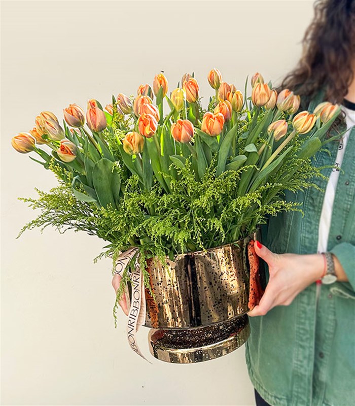 50 Turuncu Lale Grand Deluxe Bakır Eskitme Vazo Aranjman