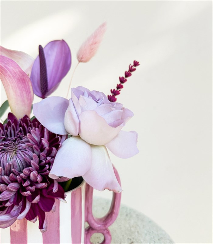 Flower Break Gül Kurusu El İşi Seramik Kupada Mini Aranjman