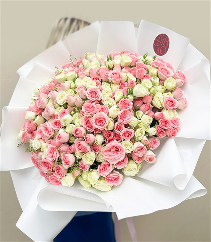 Royal Deluxe 101 Beyaz Pembe Çardak Gül Buketi