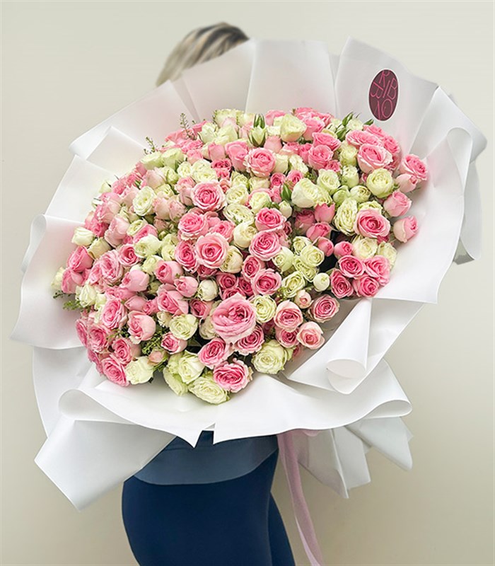 Royal Deluxe 101 Beyaz Pembe Çardak Gül Buketi