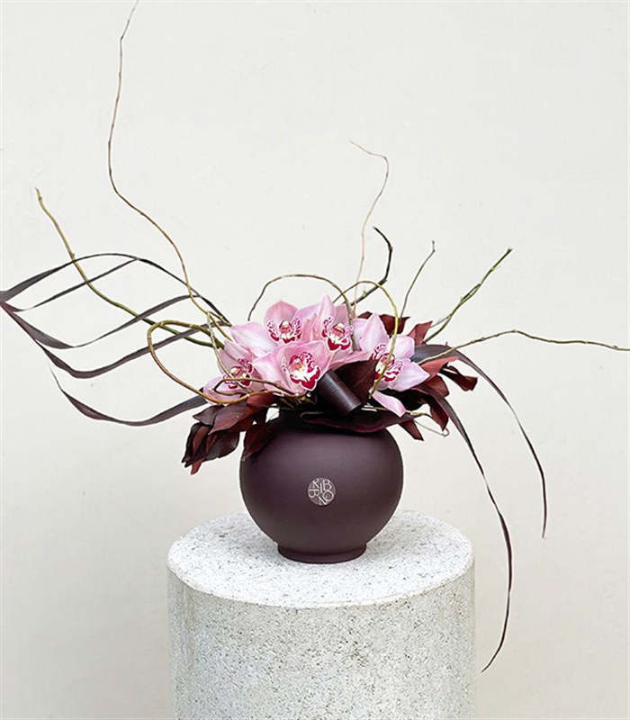 Carlotta Seramik Vazoda Pembe Cymbidium Orkide Aranjmanı