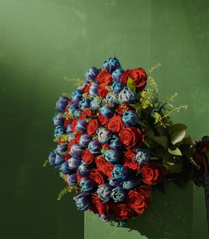 Henrietta Grand Deluxe 20 Kırmızı Gül 30 Galaksi Lale Buketi