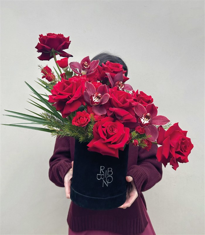 I Love You Kırmızı Gül Bordo Cymbidium Orkide Aranjmanı
