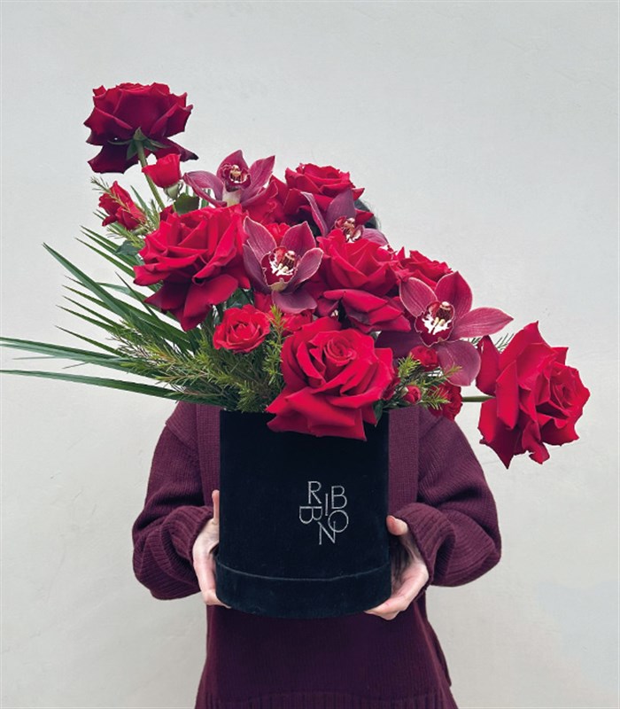 I Love You Kırmızı Gül Bordo Cymbidium Orkide Aranjmanı