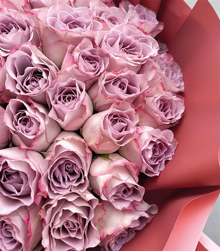 Dream Escape Grand Deluxe 51 Lila Gül Buketi