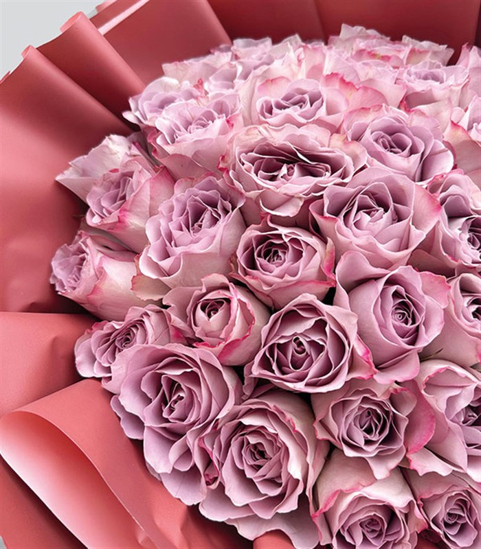 Dream Escape Grand Deluxe 51 Lila Gül Buketi