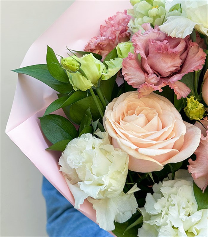 Sheryl Kayısı Gül Beyaz Çiçekler Mini Buket