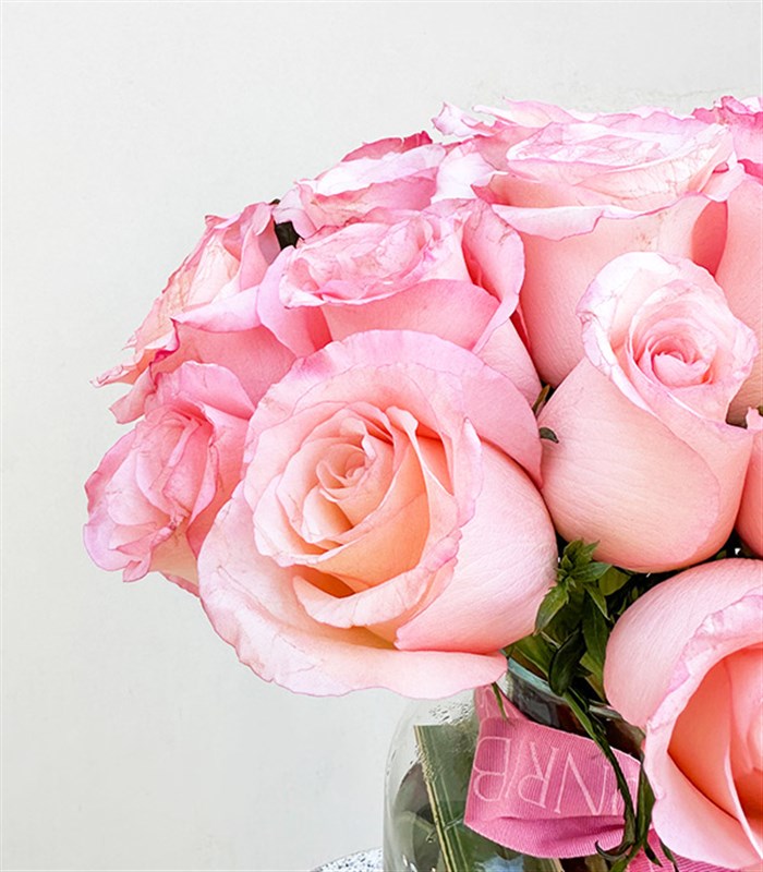 I Adore You Cam Vazoda 25 Pembe Güller Aranjmanı
