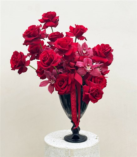 Passion Deluxe Vazoda Kırmızı Gül Bordo Cymbidium Orkide Aranjmanı