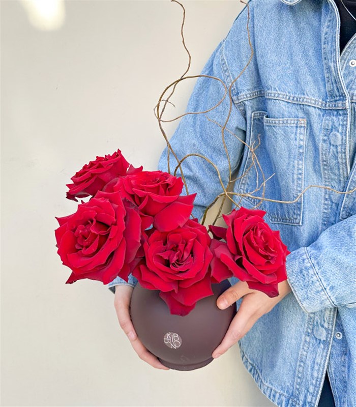 Oui Oui Kahverengi Seramik Vazoda Kırmızı Gül Aranjmanı