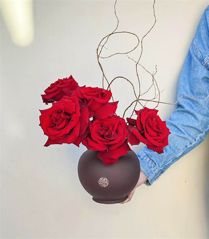 Oui Oui Kahverengi Seramik Vazoda Kırmızı Gül Aranjmanı