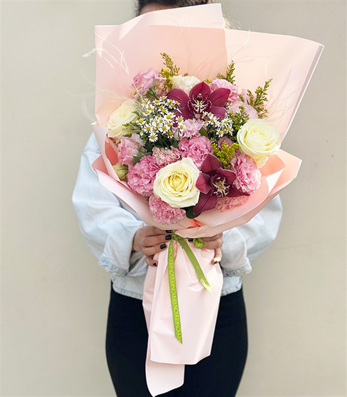 Babette Beyaz Gül Papatya Cybidium Orkide Pembe Buket