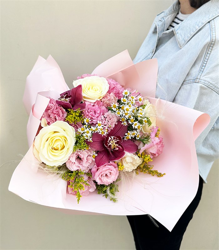Babette Beyaz Gül Papatya Cybidium Orkide Pembe Buket