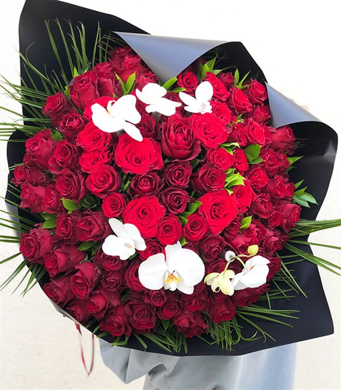 101 Red Roses Bouquet Royal Deluxe