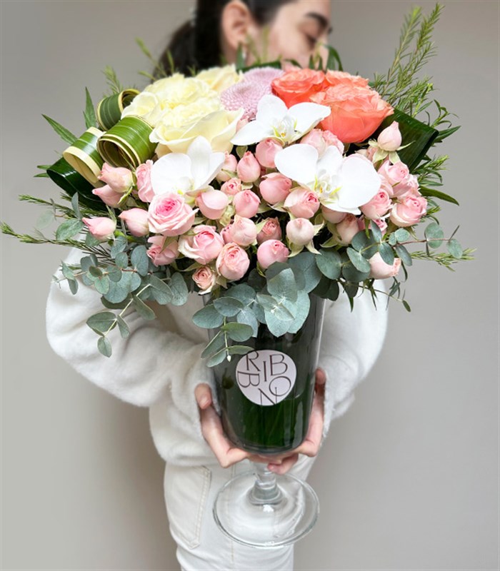 Beyaz Somon Gül Vazo Aranjman