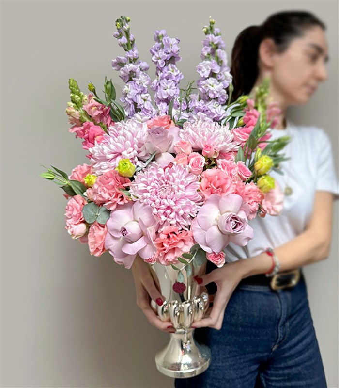 Ethereal Deluxe Silver Vazoda Lila Pembe Çiçek Aranjmanı
