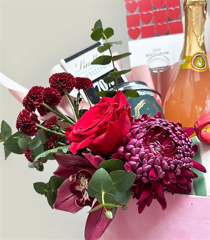 Alkolsüz Şampanyalı Pembe Hediye Kutusu Grand Deluxe