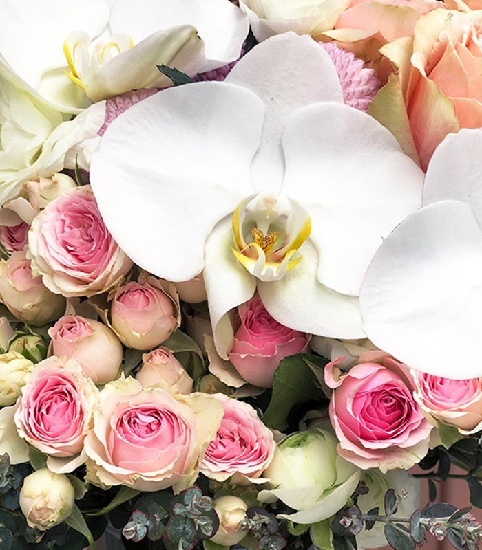 Beyaz Somon Gül Vazo Aranjman