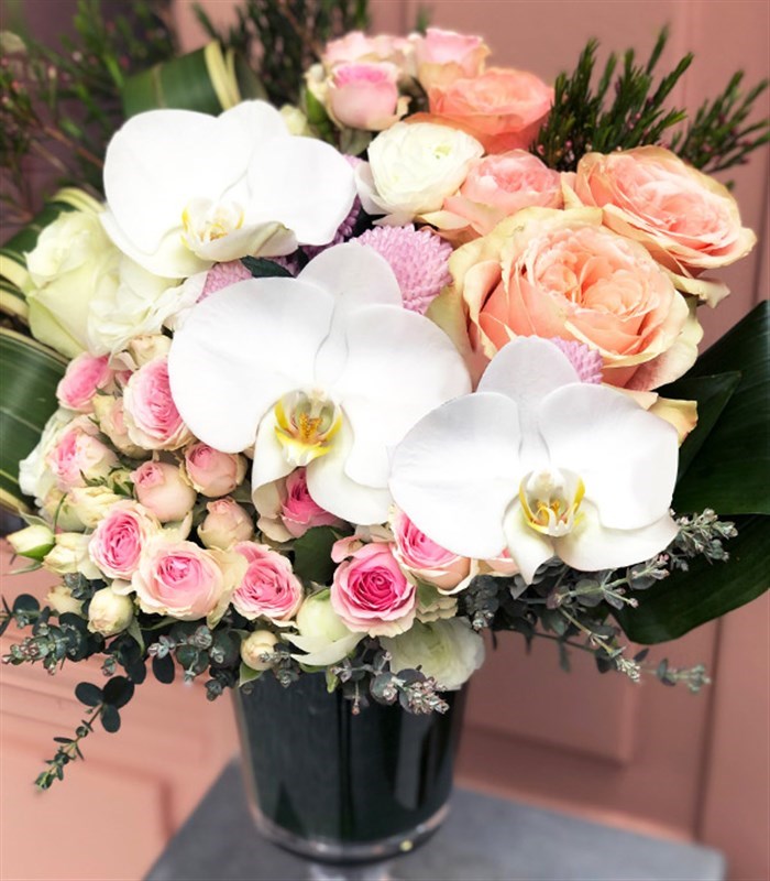 Beyaz Somon Gül Vazo Aranjman