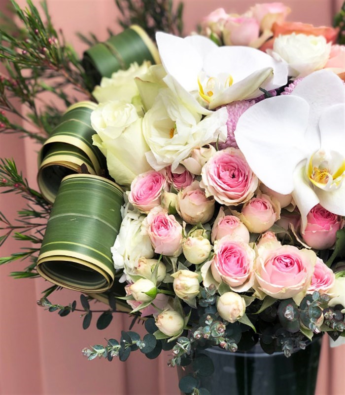 Beyaz Somon Gül Vazo Aranjman